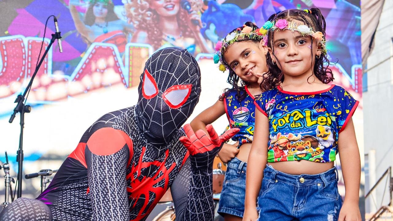 Foto 25 de 60 — Matinê Infantil e Banda Obahia agitam domingo de Carnaval em Trabiju; veja fotos
